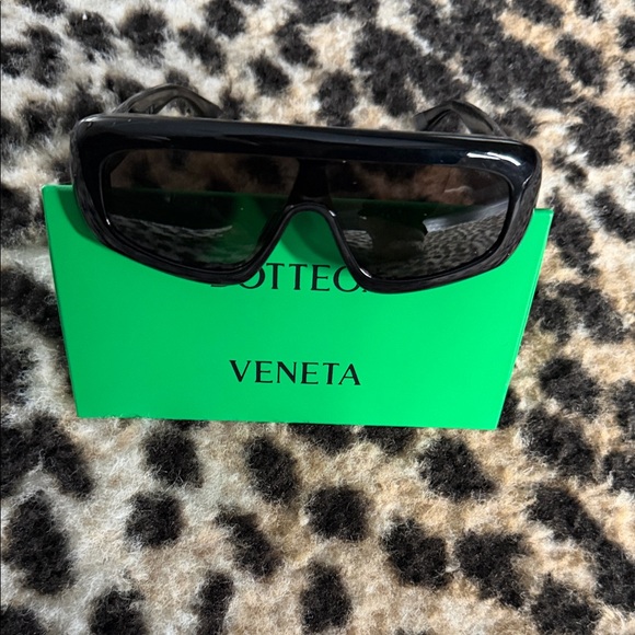 Bottega Veneta Accessories - Bottega Veneta Black Rectangular Sunglasses